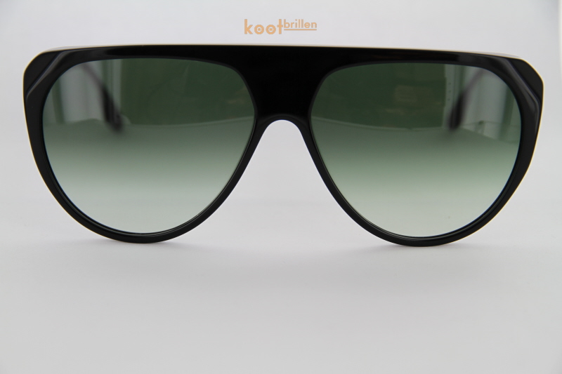 Victoria Beckham zon VB600s