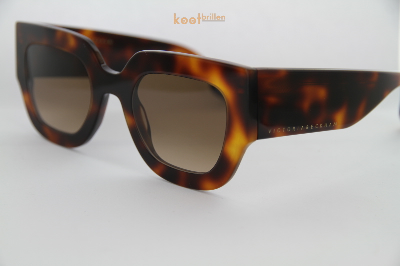 Victoria Beckham zon VB606s