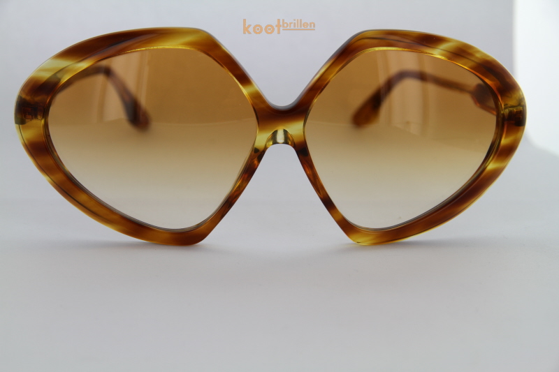 Victoria Beckham zon VB614s