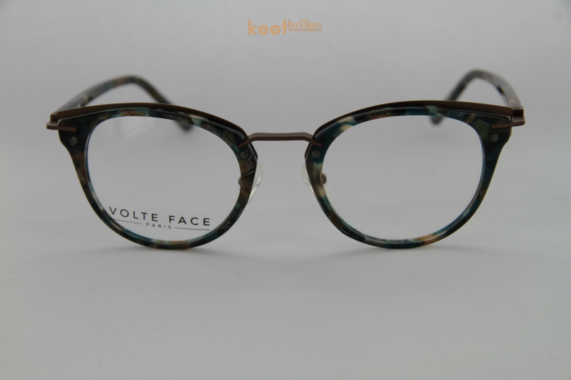 Volte Face Iris